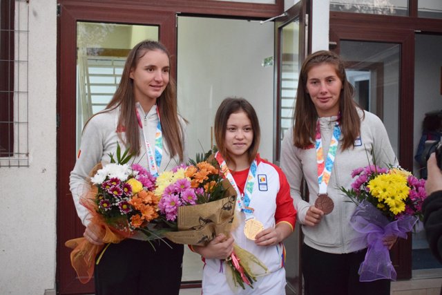 Campioanele de la Clubul Sportiv Botoșani s-au întors acasă, după Jocurile Olimpice de Tineret - FOTO