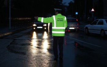 Autoturism avariat oprit la Vârfu …