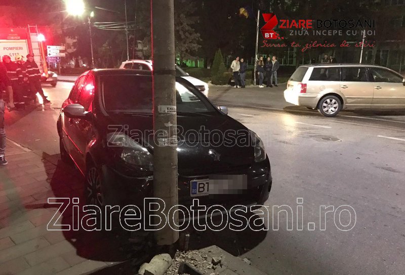 Accident! Impact între două autoturisme la Dorohoi - FOTO