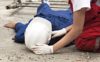 Bărbat transportat inconştient la Spitalul …