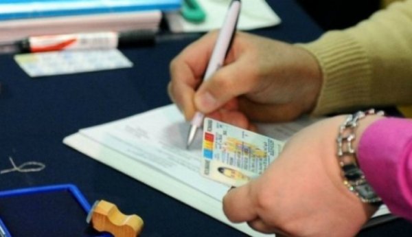 ATENŢIE! Schimbare de proporţii la eliberarea cărților de identitate