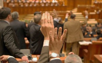 Legea tineretului, adoptată de Senat