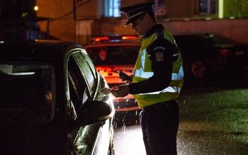 Șofer depistat de polițiștii de …
