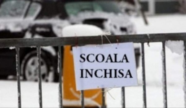 Şcoli ÎNCHISE din cauza vremii. Zeci de elevi din județul Botoșani nu au mers miercuri la cursuri din cauza ninsorilor sau a frigului