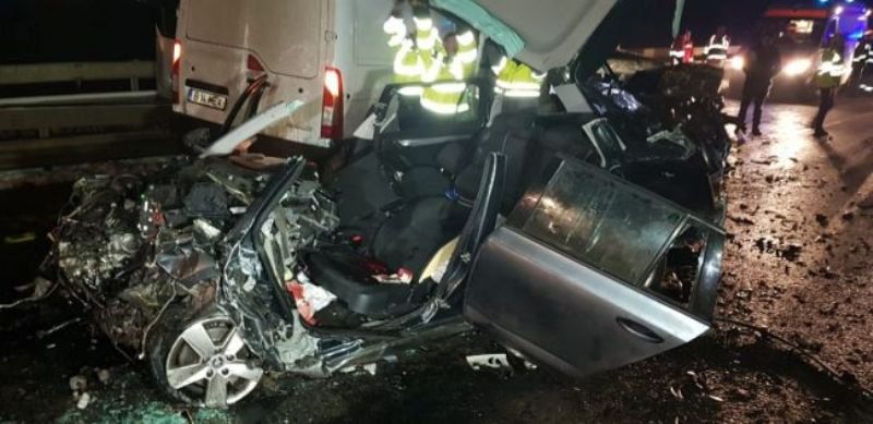 Accident înfiorător: Doi morți după manevra inconștientă a unui șofer „E dezastru, e scos şi motorul afară”