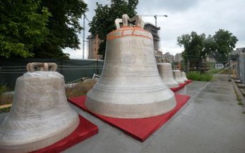 Povestea clopotelor care vor răsuna …