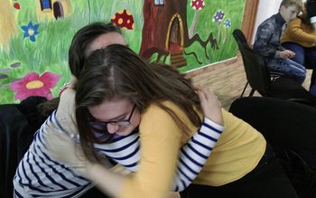 Nevoia de prieteni dezbătută şi …