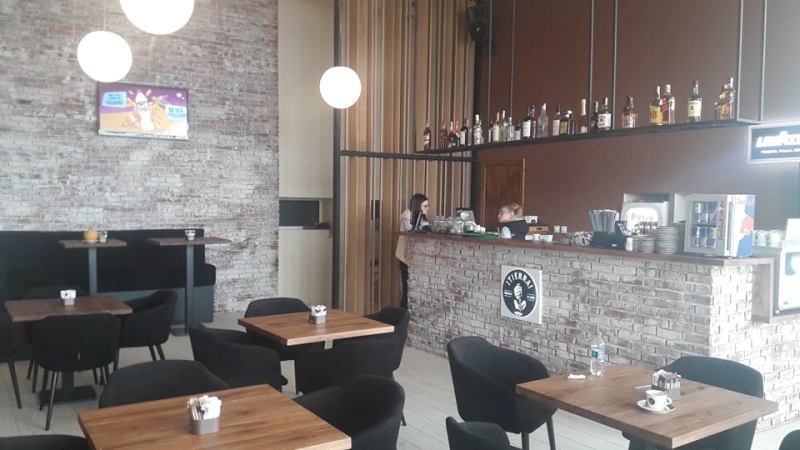 Un nou look… același gust și aromă de cafea bună la parterul Uvertura Mall!
