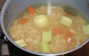 Prima apă în care fierb …