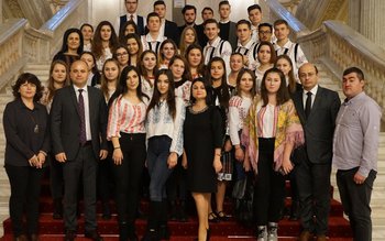 „O zi în Parlamentul României” …