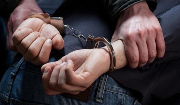 Percheziţii la Frumușica. Poliţiştii au reţinut un tânăr, pentru mai multe furturi