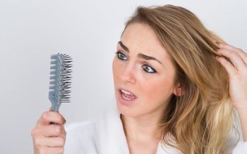 Sfaturi utile împotriva căderii părului