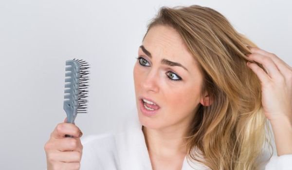 Sfaturi utile împotriva căderii părului