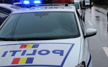 Autoturism cu numere false prins …