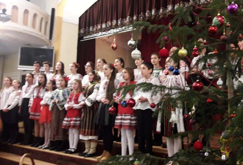 Veselie, colinde şi copilărie într-un concurs organizat la Laurian - FOTO