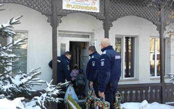 Cadouri de la jandarmii din …