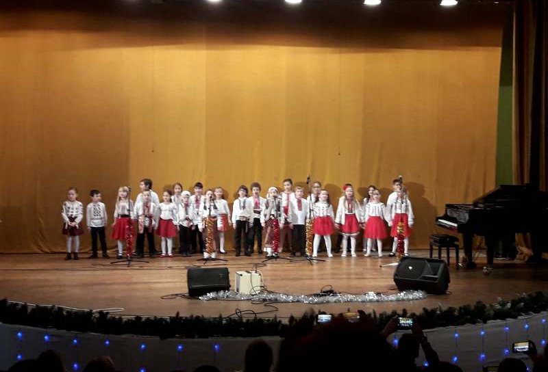 Concert de Crăciun de înaltă clasă al artiştilor de la „Ştefan Luchian” - FOTO