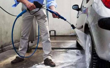 A plecat să își spele …