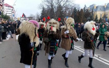 „Suntem mândri-n sărbători” expoziție găzduită …