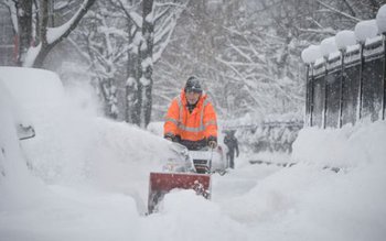 Ninsorile abundente din Europa se …