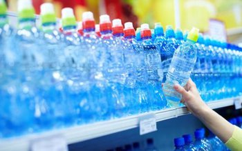 Atenție! Sticlele cu apă pe …