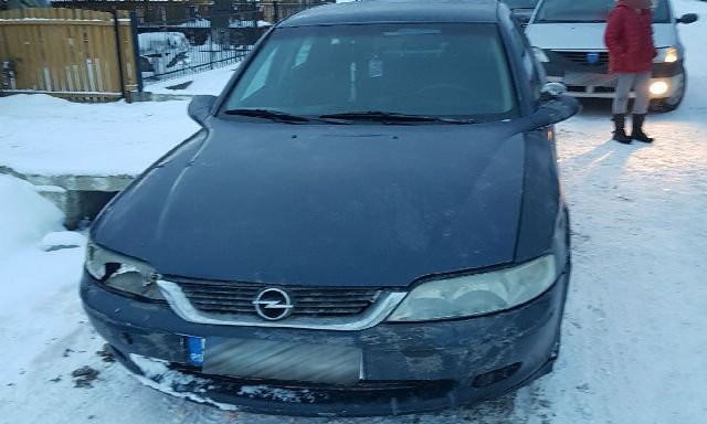 Bărbat în stare avansată de ebrietate depistat în trafic de către poliţiştii de frontieră din Dorohoi - FOTO