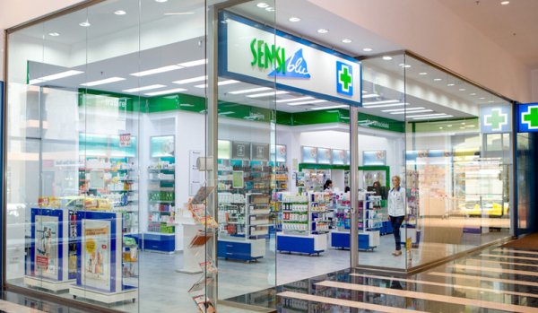 Sensiblu preia prin fuziune șase rețele de farmacii