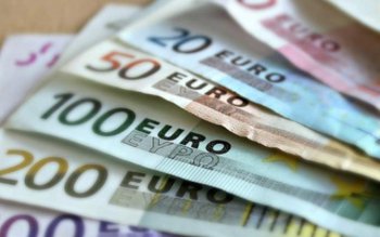 780 de euro pe lună, …