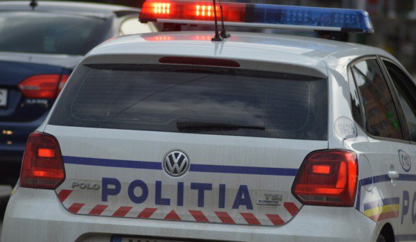 Şofer băut la volan, oprit de poliţişti după o urmărire pe bulevardul Victoriei din Dorohoi