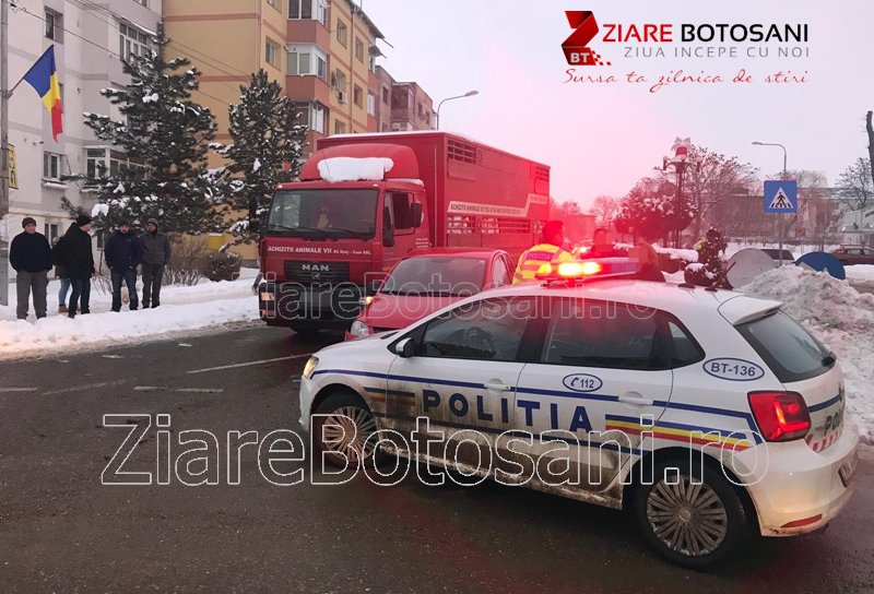 Patru femei rănite în urma impactului dintre un autocamion și două autoturisme la Dorohoi – FOTO