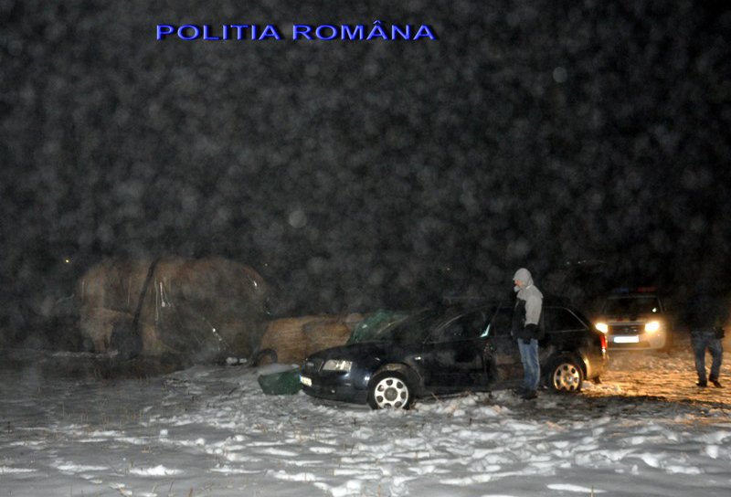 Pândă în zona oraşului Săveni, pentru prinderea contrabandiștilor de țigări - FOTO