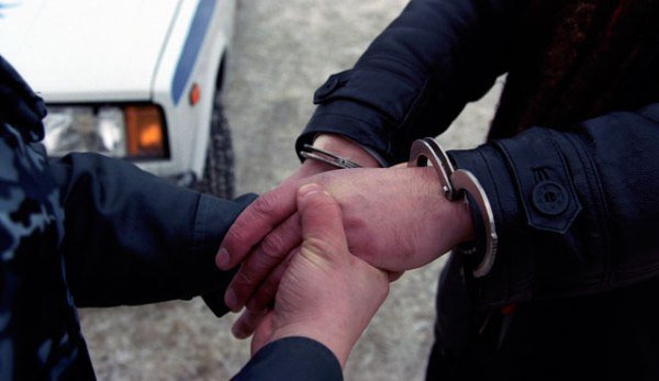 Botoșăneanul care i-a smuls poșeta unei femei în vârstă de 71 de ani, a fost arestat preventiv