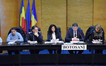 Secretarii Unităţilor Administrativ-Teritoriale din judeţ, …