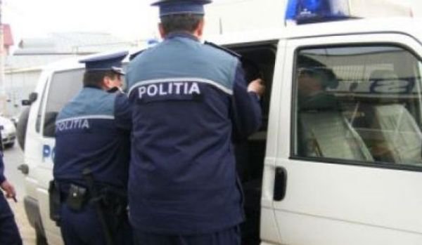 Un bărbat urmărit internațional, depistat de polițiști la Dorohoi