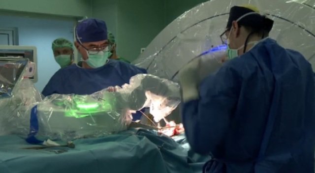 Un bărbat din Botoșani a beneficiat de o intervenție chirurgicală cu cel mai performant robot din Europa