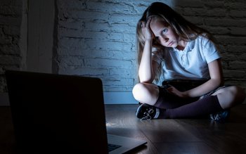 Atenție, părinți! Jocul sinuciderii Momo …