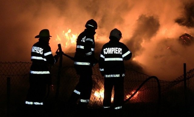 22 de incendii în ultimele 24 de ore în județul Botoșani. Pompierii din Suceava au fost chemați pentru sprijin!