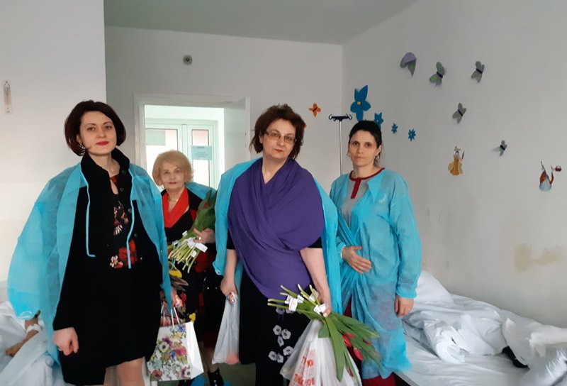 Doamnele din PSD Botoșani au oferit mărțișoare unor femei speciale - FOTO