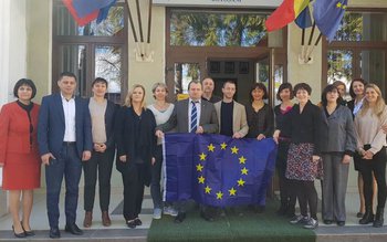 12 participanţi de la Académie …