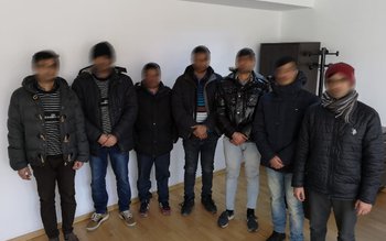 Cetățeni asiatici depistați în timp …