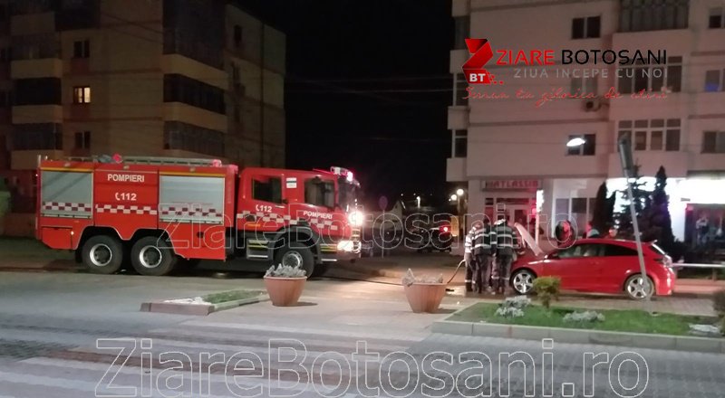 Incendiu izbucnit la o mașină care se deplasa prin Dorohoi - FOTO