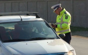 Bărbat reţinut pentru conducere cu …