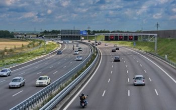 Român atacat pe o autostradă …
