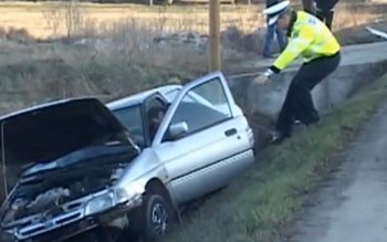 Un șofer beat mort a …