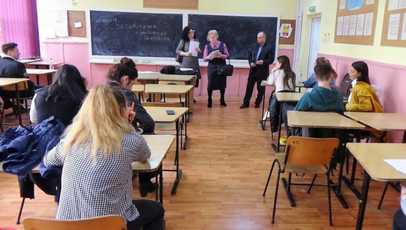 Concurs de protecția consumatorilor „Alege e dreptul tău”, la Colegiul Economic „Octav Onicescu” Botoșani