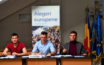 Dezbatere la Liceul cu program …