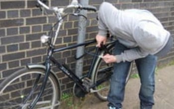 Teribilism sau inconștiență: Doi adolescenți …