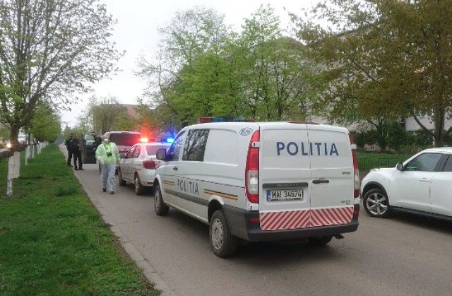 Doi bărbați au pus pe jar mai multe echipaje de poliție din Botoșani