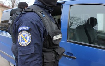 Scandalagii transportați la spital în …