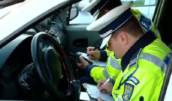 Acțiune de amploare a polițiștilor la Ştefăneşti! Șoferii și comercianții luați cu asalt